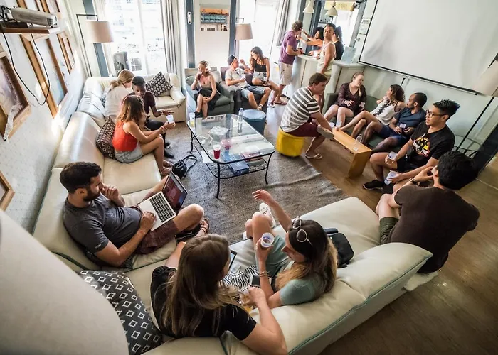 Goodmorning Solo Traveller Hostel